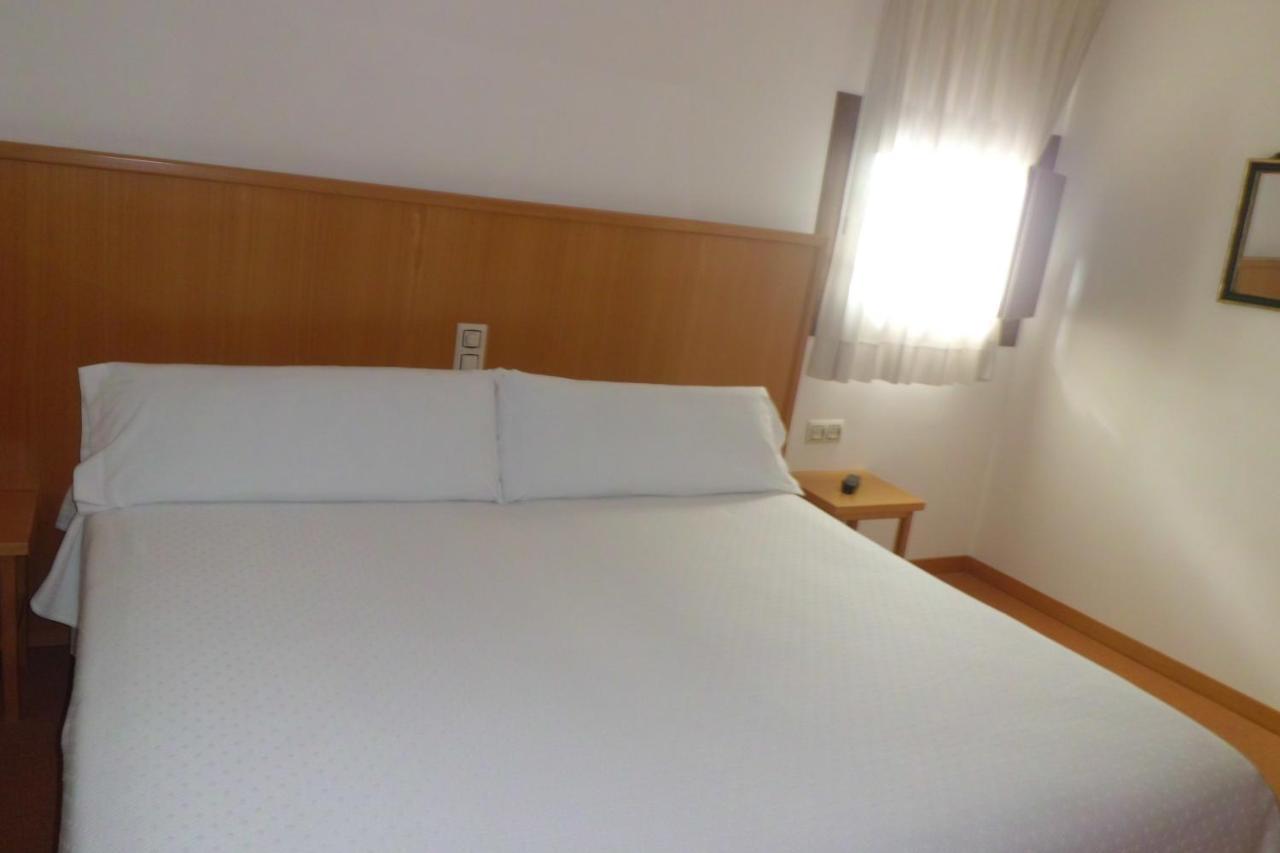 Hostal Palouet De Segarra Exteriör bild