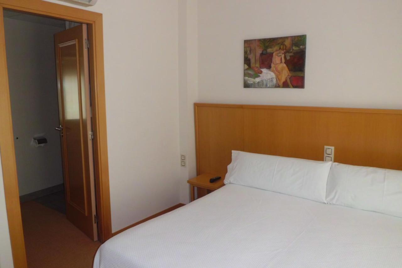 Hostal Palouet De Segarra Exteriör bild