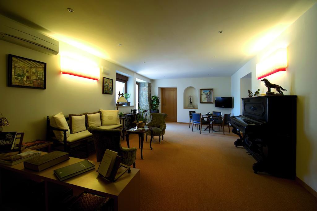 Hostal Palouet De Segarra Exteriör bild