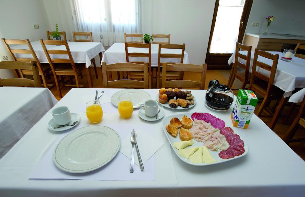 Hostal Palouet De Segarra Exteriör bild